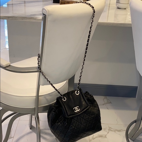 SOLD 🔴 Chanel Crinkled Lamb Backpack Black - Picture 5 of 16